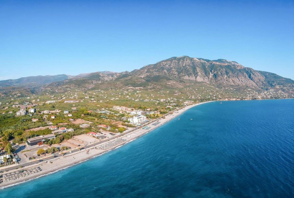 Kalamata'S Spacious Getaway-Taygetos Amazing View Bagian luar foto